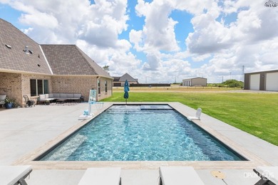 Remarkable 2018-built home on 2.5 fully fenced acres in - photo 33