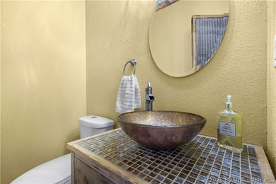 Offered by its original owners, this lovingly maintained 5-bed - photo 35
