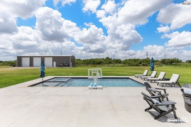 Remarkable 2018-built home on 2.5 fully fenced acres in - photo 35