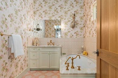 French Country Elegance in the Texas Hill Country. Set on 56.02 - photo 41