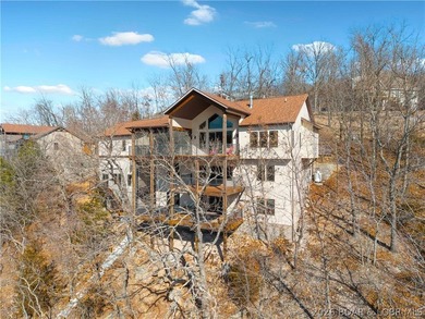 Offered by its original owners, this lovingly maintained 5-bed - photo 46