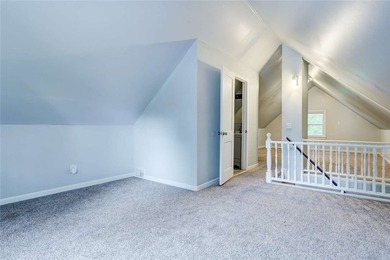 Step in and discover this expansive and beautiful with features - photo 16