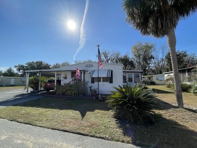 Lake Eustis Home For Sale in Grand Island Florida