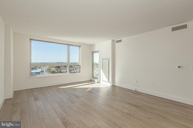 Unit 1509, Sunny South Facing Unit, high floor with a beautiful - photo 4