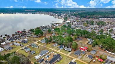 Discover lake living in this delightful, 4 bedroom, 2 bathroom - photo 7