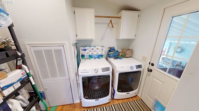 An updated and well cared for spacious manufactured home - photo 13