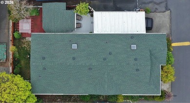 An updated and well cared for spacious manufactured home - photo 25