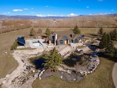 This Beautiful Property is minutes from downtown Midway, and - photo 3