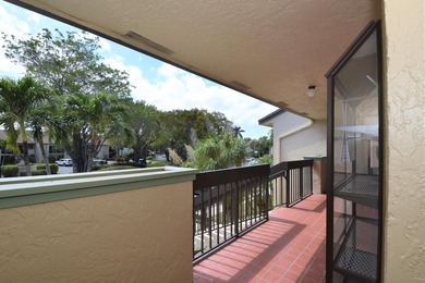 Reduced* Lakefront Penthouse w/ Vaulted Ceilings & Laminate - photo 7