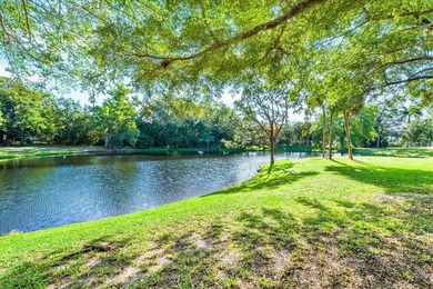 Reduced* Lakefront Penthouse w/ Vaulted Ceilings & Laminate - photo 9