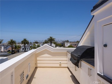 Situated on the coveted 200 block of Marigold, just steps from - photo 30