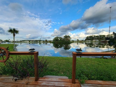 (private lake, pond, creek) Home For Sale in Nt Ft Myers Florida