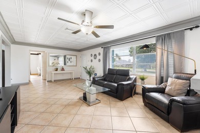 Welcome to this well-maintained 4-bedroom, 2-bathroom home - photo 8