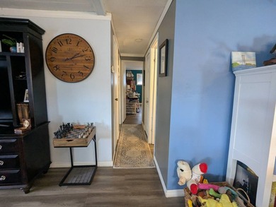 Welcome home to this beautiful unfurnished 2 bdrm 2 bath Double - photo 17