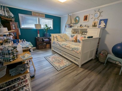 Welcome home to this beautiful unfurnished 2 bdrm 2 bath Double - photo 21