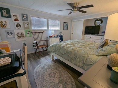 Welcome home to this beautiful unfurnished 2 bdrm 2 bath Double - photo 23