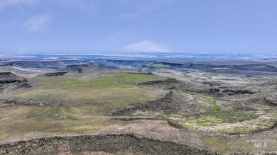 Rare opportunity to own 680+/- acres of highly sought-after land - photo 29
