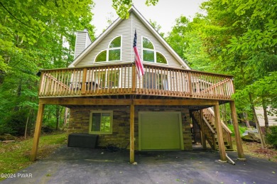 Roaming Woods Lake Home For Sale in Lake Ariel Pennsylvania