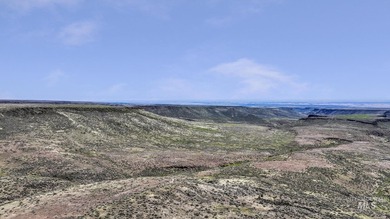 Rare opportunity to own 680+/- acres of highly sought-after land - photo 34