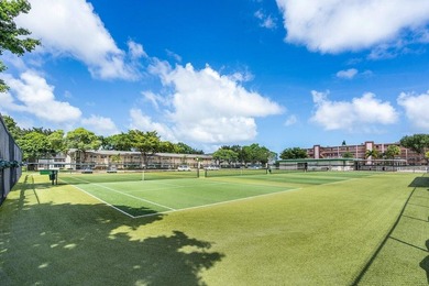 Brand New & pristine 2 bedroom and full 2 bath unit. Located in - photo 41