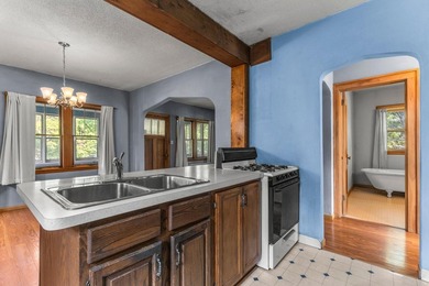 Classic 1.5 story charmer on a corner lot and just a short walk - photo 11