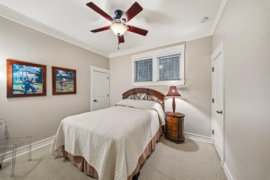 This top-floor corner unit, 3-bedroom 3-bath condo in Lakeside - photo 12