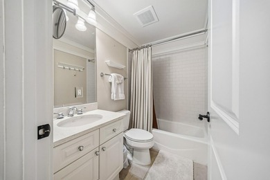 This top-floor corner unit, 3-bedroom 3-bath condo in Lakeside - photo 13