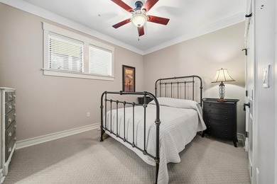 This top-floor corner unit, 3-bedroom 3-bath condo in Lakeside - photo 14