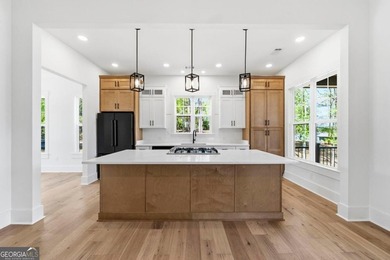 STUNNING Lake Sinclair New Construction in a super convenient - photo 14
