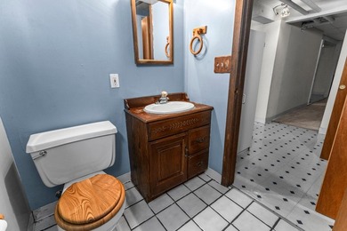 Classic 1.5 story charmer on a corner lot and just a short walk - photo 21