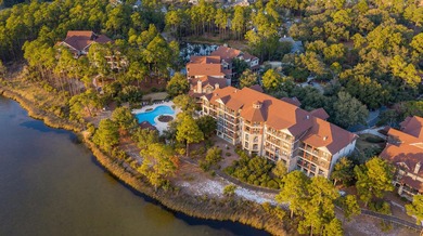 This top-floor corner unit, 3-bedroom 3-bath condo in Lakeside - photo 25