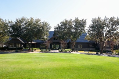 This top-floor corner unit, 3-bedroom 3-bath condo in Lakeside - photo 30