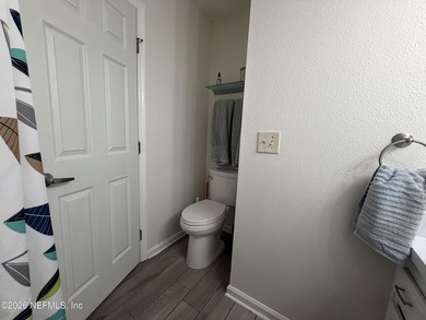 Welcome home to this beautifully maintained 4-bedroom, 2-bath - photo 34