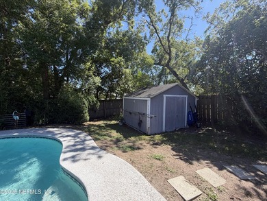 Welcome home to this beautifully maintained 4-bedroom, 2-bath - photo 38