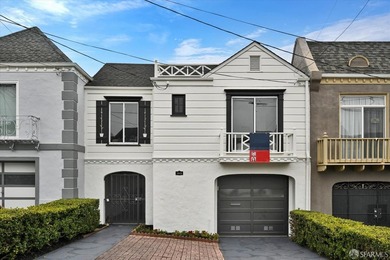 Central Sunset reversed floor plan home ideally situated on one - photo 1