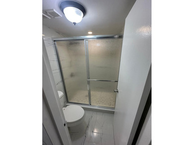Beautiful and spacious completly renovated tenant occupied - photo 6