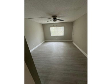 Beautiful and spacious completly renovated tenant occupied - photo 8