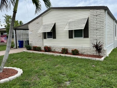 (private lake, pond, creek) Home For Sale in Vero Beach Florida