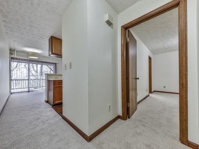 Welcome to this 1 bedroom condo nestled in the heart of private - photo 11