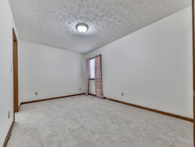 Welcome to this 1 bedroom condo nestled in the heart of private - photo 23