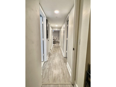 Perfectly located in the heart of West Palm Beach, this spacious - photo 6