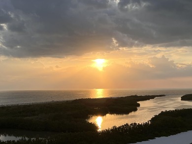 ABSOLUTELY GORGEOUS SUNSETS and panoramic views of the beach - photo 6