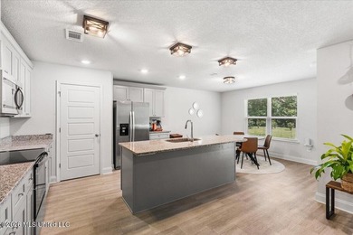 Beautifully maintained 4-bedroom, 2-bath home conveniently - photo 14