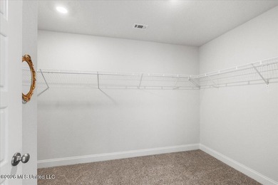 Beautifully maintained 4-bedroom, 2-bath home conveniently - photo 18