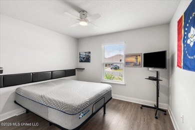 Beautifully maintained 4-bedroom, 2-bath home conveniently - photo 19