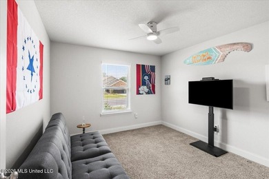 Beautifully maintained 4-bedroom, 2-bath home conveniently - photo 20