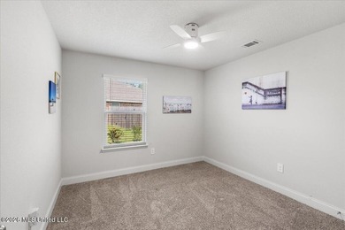 Beautifully maintained 4-bedroom, 2-bath home conveniently - photo 21