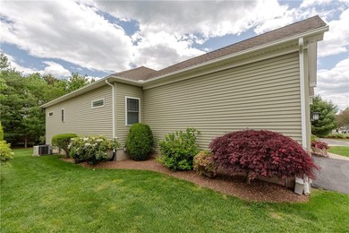 Immaculate and turnkey, this exceptional condominium offers - photo 25
