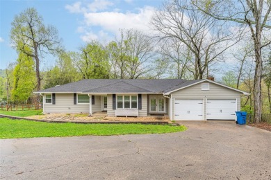 Lake Home For Sale in Bowling Green, Kentucky