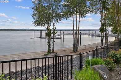 Beyond the gates of one of the area's most waterfront - photo 43